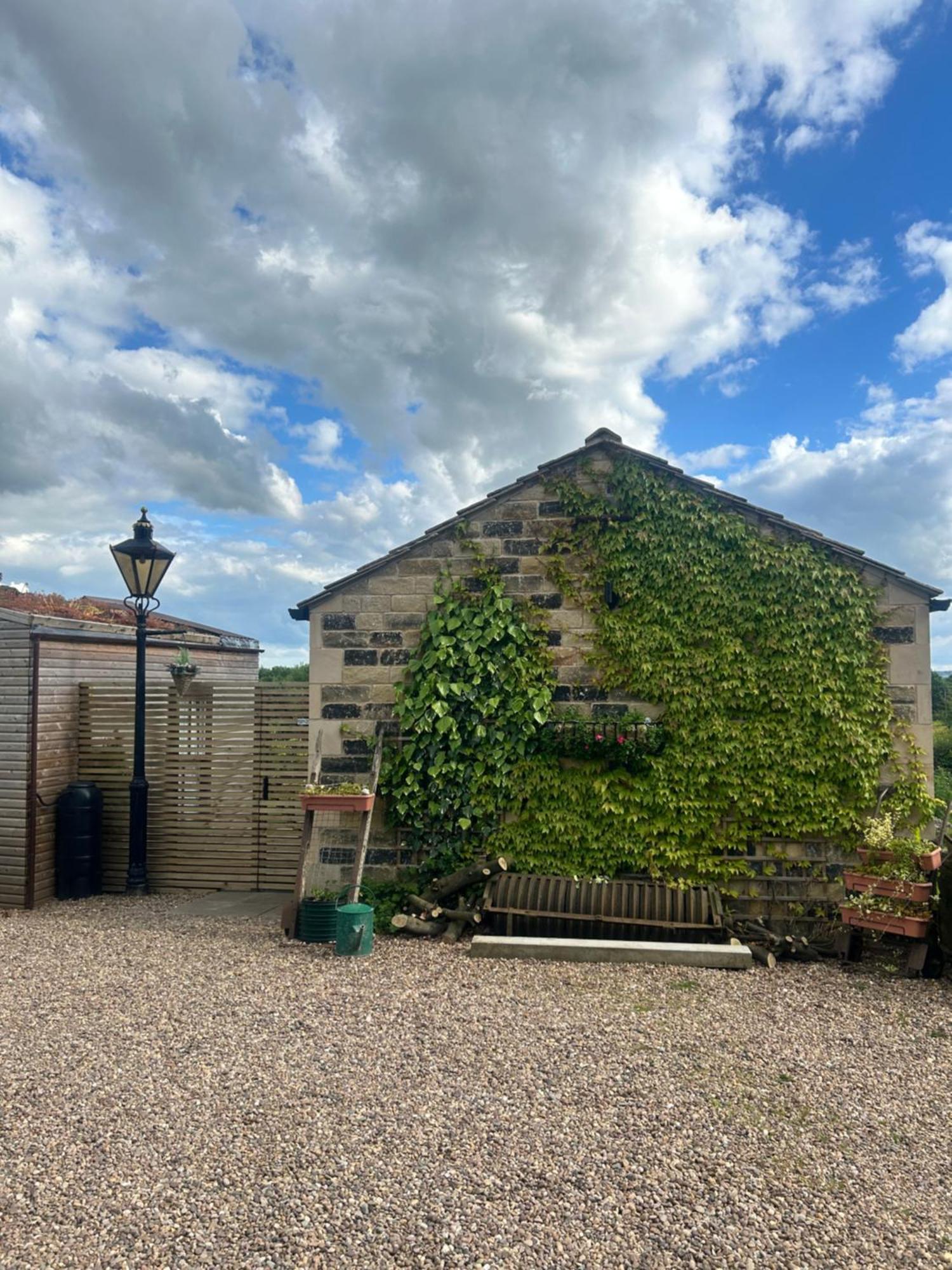 The Stables At Lower Carr Barn Halifax Exterior foto